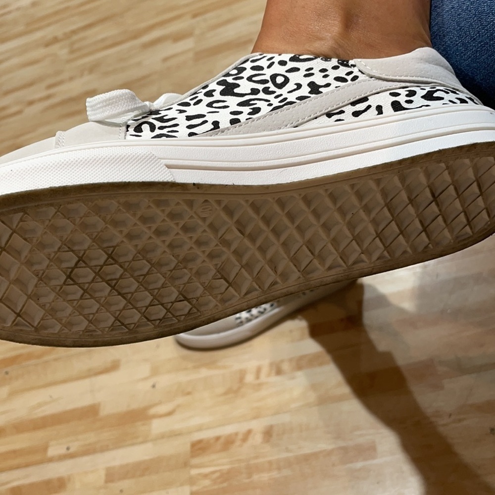🐆CUTE Leopard Sneakers - Picture 6 of 7